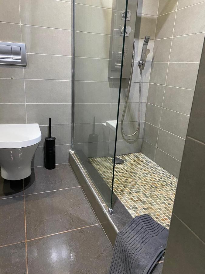 Deluxe Apartment In Albufeira Old Town, 200M Walk To Beach, Pool Parking Extérieur photo